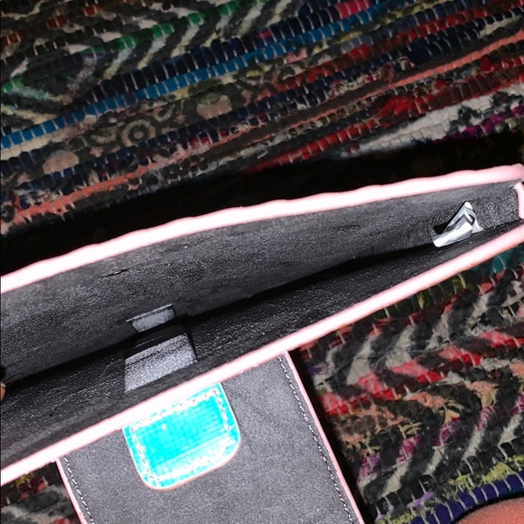 NINE WEST | mini tablet case 🤤🦄 - Picture 4 of 4